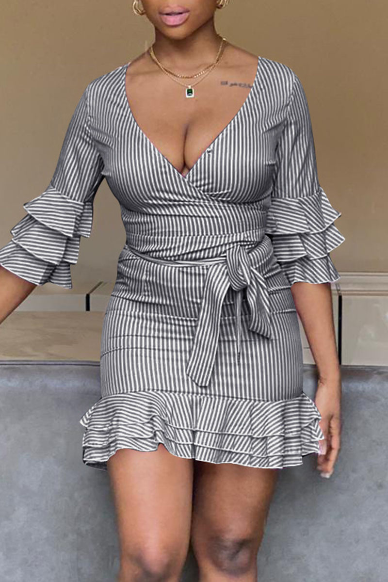 Black Casual Striped Print Bandage Split Joint Flounce V Neck One Step Skirt Dresses
Black Casual Striped Print Bandage Split Joint Flounce V Neck One Step Skirt Dresses