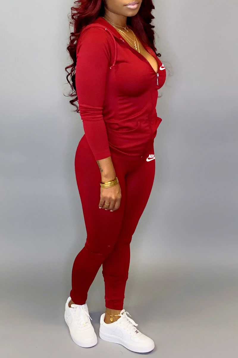 Burgundy Fashion Sportswear Print Split Joint Hooded Collar Long Sleeve Two Pieces
Burgundy Fashion Sportswear Print Split Joint Hooded Collar Long Sleeve Two Pieces