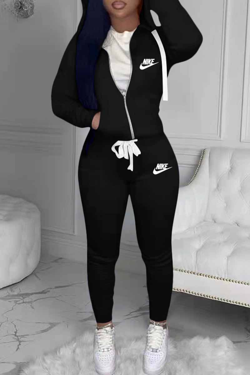Black Fashion Casual Embroidery Patchwork Hooded Collar Long Sleeve Two Pieces
Black Fashion Casual Embroidery Patchwork Hooded Collar Long Sleeve Two Pieces