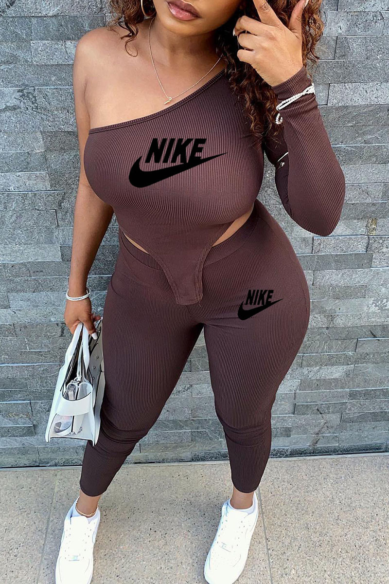 Coffee Fashion Street Print Asymmetrical One Shoulder Long Sleeve Two Pieces
Coffee Fashion Street Print Asymmetrical One Shoulder Long Sleeve Two Pieces