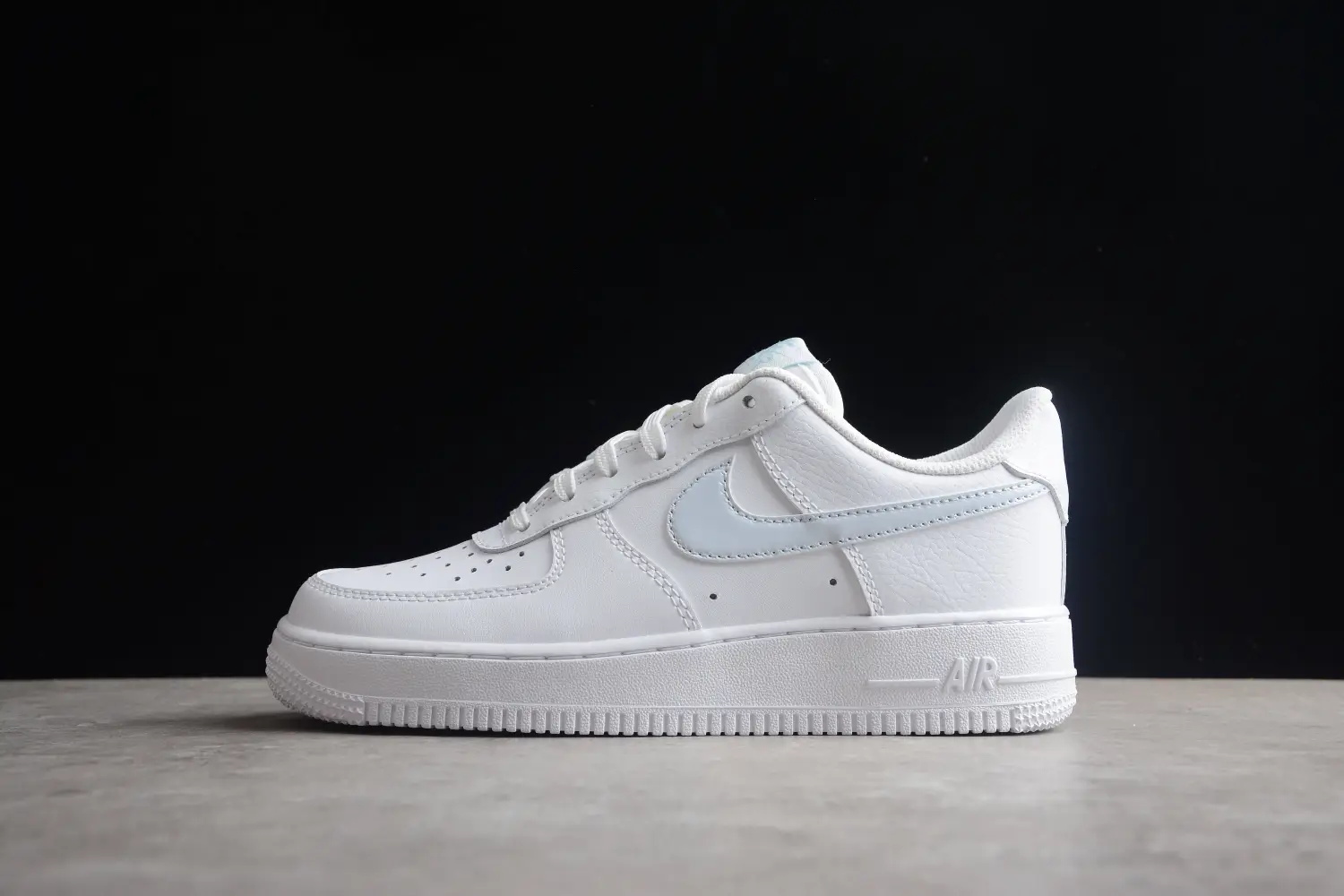 Discover the Versatile Appeal of Replica Air Force 1 Sneakers for Travelers