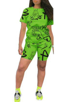 Зеленые модные повседневные костюмы из двух предметов с буквенным принтом для взрослых, облегающие костюмы из двух предметов с короткими рукавами и короткими рукавами