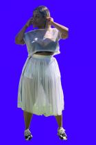 Белый сексуальный модный асимметричный флуоресцентный укороченный топ, однотонные костюмы из двух предметов, драпированная плиссированная юбка