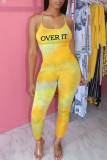Gelbe, modische, rückenfreie, ärmellose Slip-Jumpsuits im Patchwork-Buchstaben-Batikmuster mit sexy Aufdruck