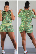 Grünes, gerades, zweiteiliges Shorts-Set mit halben Ärmeln und aktivem Aufdruck