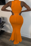 Оранжевые сексуальные однотонные платья без рукавов с вырезом через шею и русалкой длиной до пола