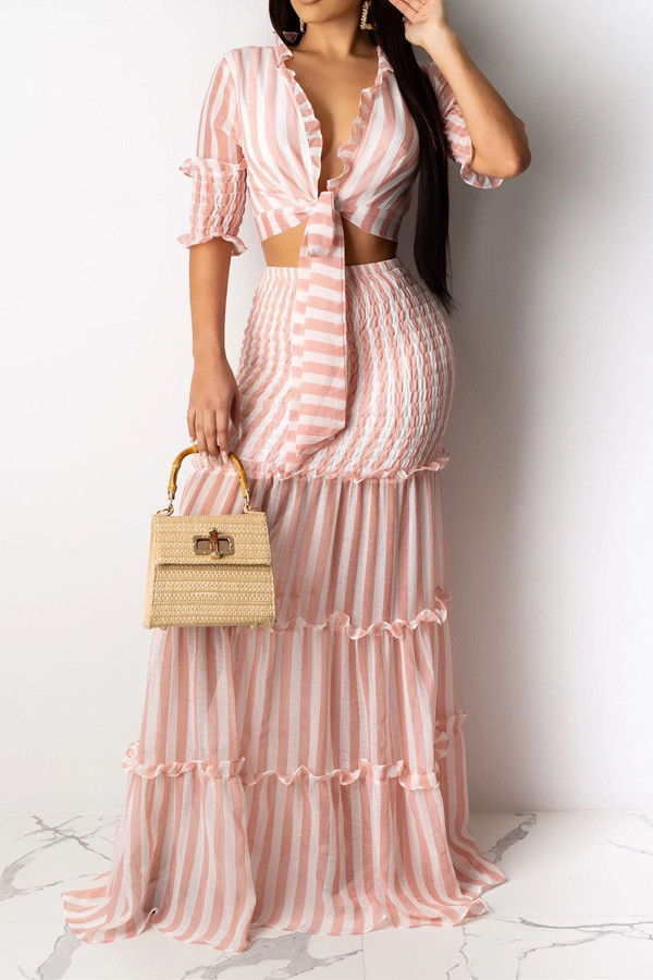 Светло-розовое повседневное облегающее платье с рукавами 3/4 и V-образным вырезом Длина до пола, полосатый принт, лоскутное платье