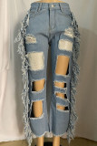 Jeans com design de borla azul claro com buracos quebrados