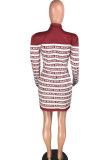 Вино-красное повседневное с короткими рукавами и длинными рукавами с круглым вырезом Ступенчатая юбка длиной до колена в стиле пэчворк с принтом