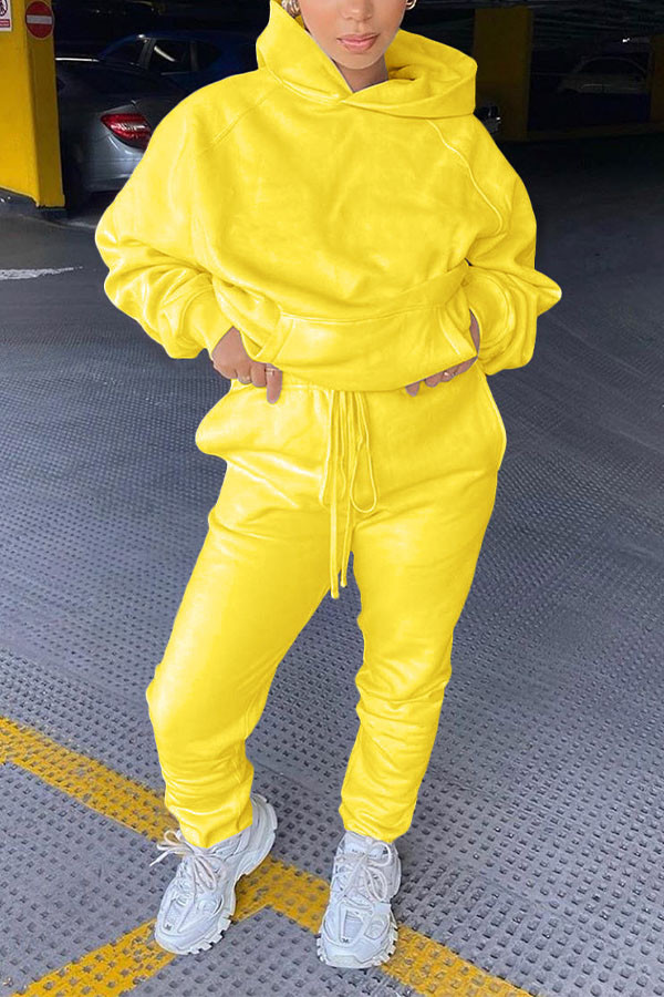 Roupa esportiva amarela nylon bolso sólido gola com capuz manga longa manga regular duas peças