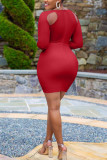 Mini jupe enveloppée en Satin sergé rouge, couleur unie, percée, ajourée, basique, manches longues, Mini jupe enveloppée