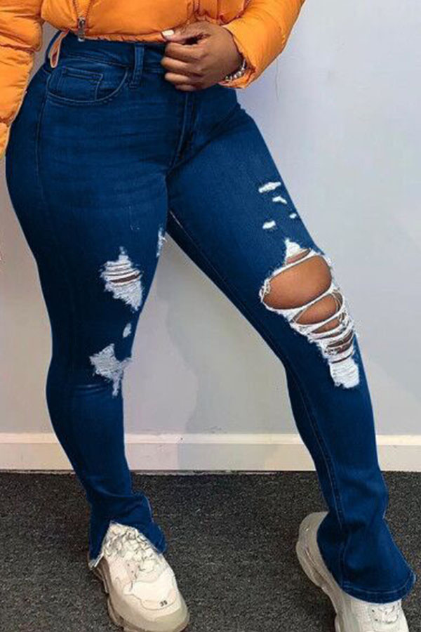 Jeans com buracos quebrados azul escuro