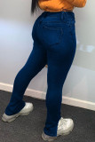 Синие джинсы с рваными дырками