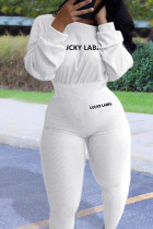 Weiße sexy lässige Sportbekleidung mit Buchstaben, einfarbig, bestickte Hose, O-Ausschnitt, dünne Overalls