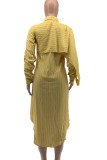 Желтая элегантная полосатая верхняя одежда с отложным воротником