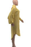 Prendas de abrigo de cuello vuelto con pliegues a rayas elegantes amarillas