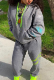 Серый Спортивная одежда Однотонный Пэчворк Воротник с капюшоном Длинный рукав Обычный рукав Обычный Из двух частей