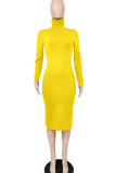 黄色のファッションセクシーな大人のミルク繊維固体パッチワークタートルネック長袖膝丈ワンピーススーツドレス