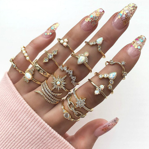 Set di 17 anelli di diamanti casual alla moda in oro