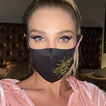 Proteção facial com estampa casual moda dourada