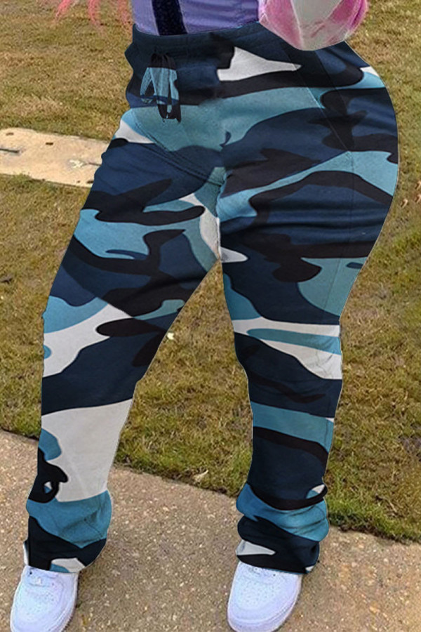 Pantalones de corte de bota con estampado de camuflaje azul de Street