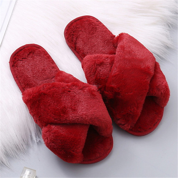 Pantuflas de felpa cálidas para mantener el color sólido de vida informal de color rojo vino