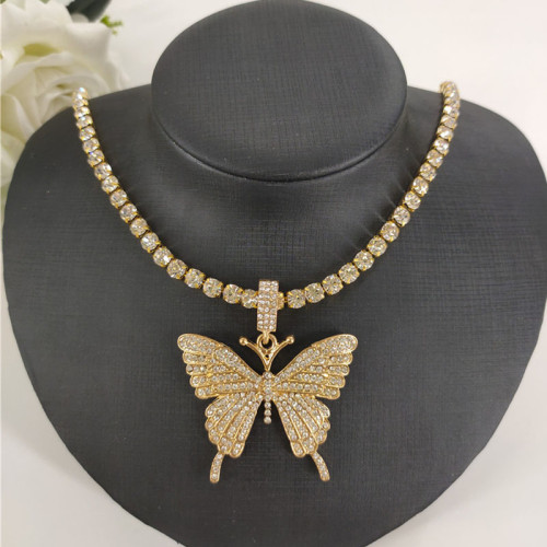 Pendentif de collier de papillon occasionnel de mode d'or