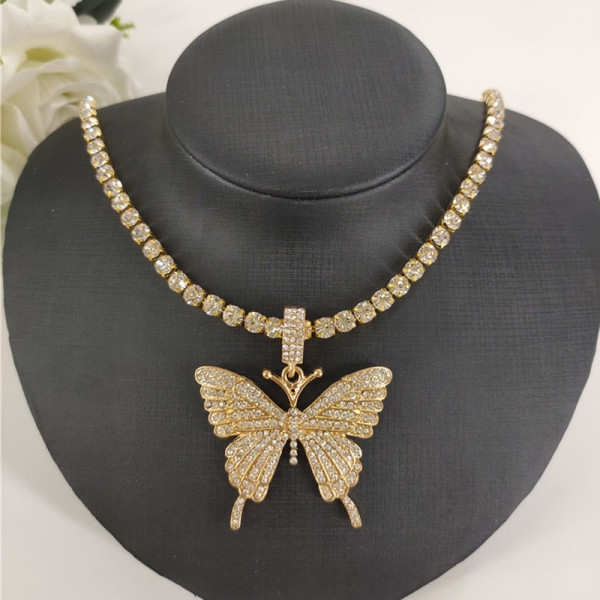 Pingente de colar de borboleta casual fashion dourado