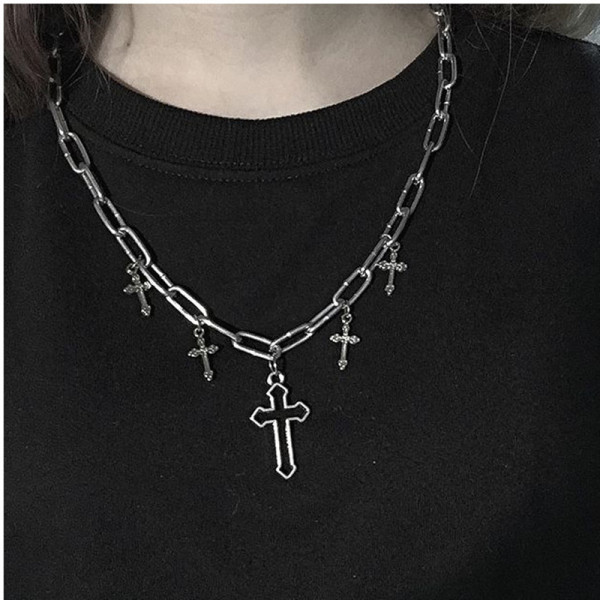 Silberne hohle Kreuz-Halskette der Art und Weise