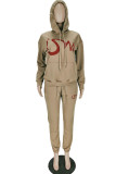 Khaki Fashion Casual Sportswear Lettera Stampa Draw String Pocket Colletto con cappuccio Manica lunga Cap Sleeve Corta in due pezzi