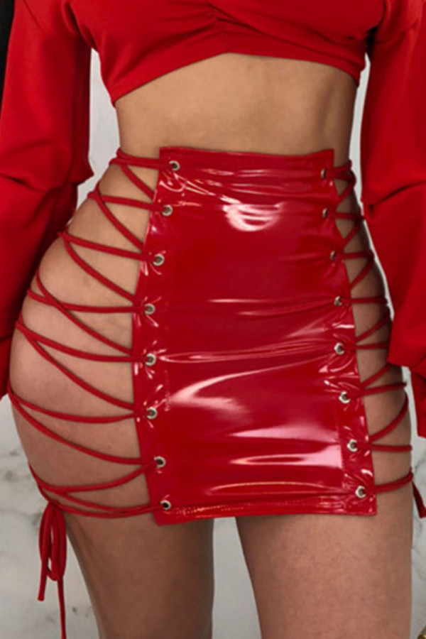 Parte de baixo regular de retalhos de bandagem sólida vermelha sexy com cordão