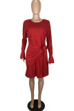 赤のエレガントなソリッドOネックドレス