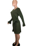 グリーンのエレガントなソリッドOネックドレス