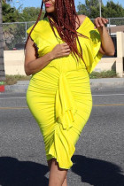 Vestido de manga corta con cuello en V y pliegues sólidos informales de moda amarilla