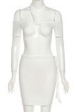 Белый сексуальный однотонный лоскутный комплект из двух предметов с открытыми плечами и короткими рукавами