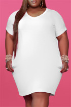 Vestido de manga corta con cuello en V básico sólido de talla grande casual de moda blanco