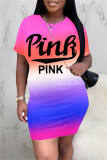 ピンクのファッションカジュアルレタープリントベーシックOネックペンシルドレス