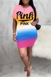 ピンクのファッションカジュアルレタープリントベーシックOネックペンシルドレス