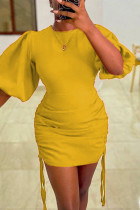 Желтое модное сексуальное однотонное базовое платье с круглым вырезом и коротким рукавом