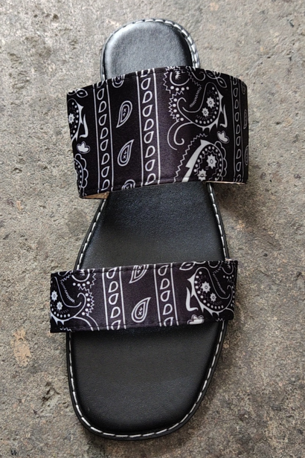 Zapatos de exterior cómodos abiertos con estampado de patchwork de calle informal negro