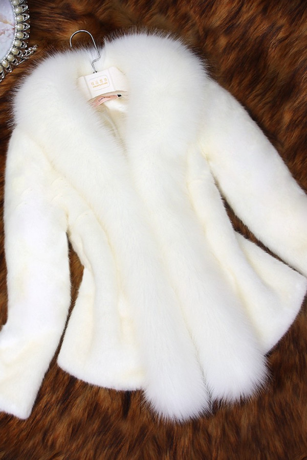 Weißer Mode-dünner Faux-Pelz-Kragen-fester Mantel
