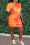 Оранжевое модное повседневное платье с круглым вырезом и принтом тай-дай с коротким рукавом