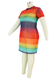 Vestidos de talla grande con falda lápiz con cuello alto y retazos con estampado sexy de color arcoíris