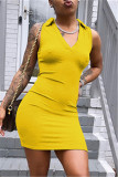 Vestidos casuais amarelos sensuais sólidos básicos com decote em v sem mangas uma linha