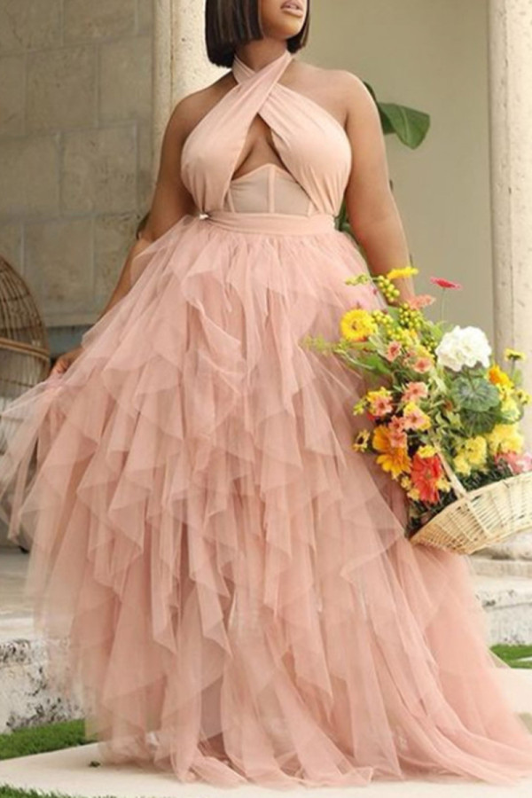 Розовое сексуальное однотонное вечернее платье с открытой спиной и лямкой на шее