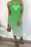 Vestido de colete decote em U com estampa de letra de mudança gradual casual verde moda