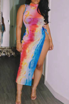 Vestidos de falda lápiz de cuello alto con media abertura y estampado sexy de color
