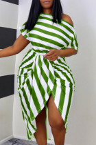 Vestido de manga corta con cuello oblicuo asimétrico con estampado de rayas casual de moda verde Vestidos de talla grande