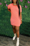 Оранжевое модное повседневное платье в полоску с коротким рукавом с круглым вырезом и принтом