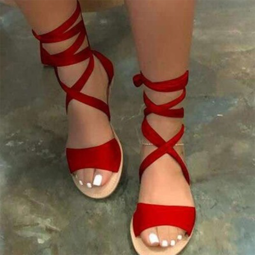 Zapatos de puerta abierta con retazos ahuecados de calle sexy roja
